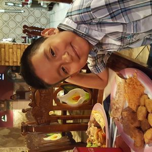 Meet your Posher, Amparito